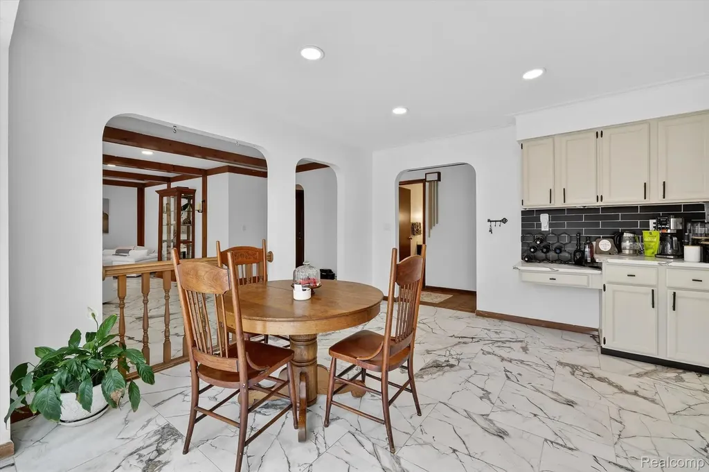 29801 Deer Run Farmington Hills City MI 48331