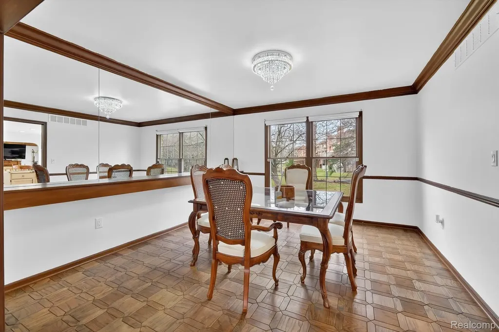 29801 Deer Run Farmington Hills City MI 48331