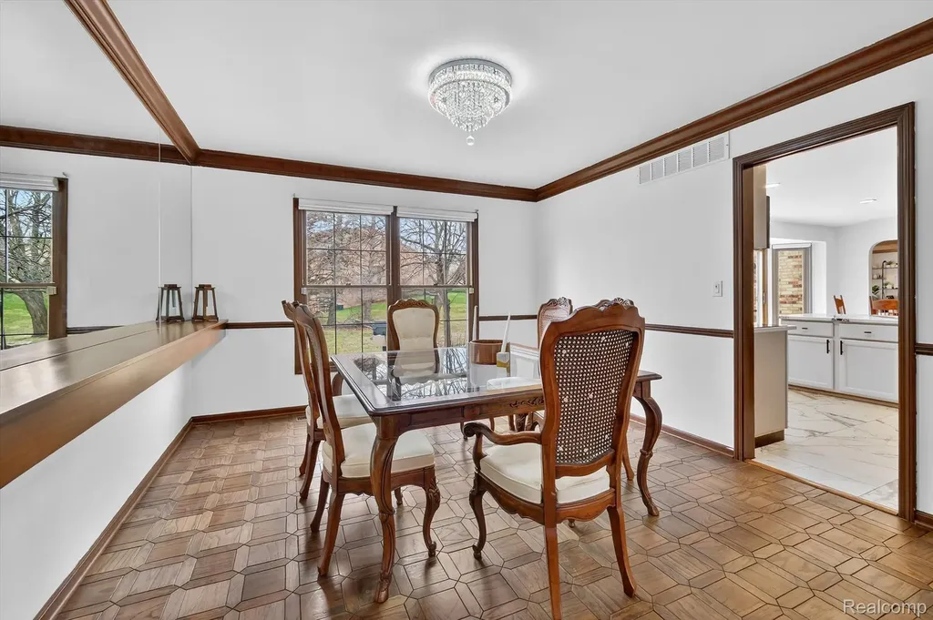 29801 Deer Run Farmington Hills City MI 48331