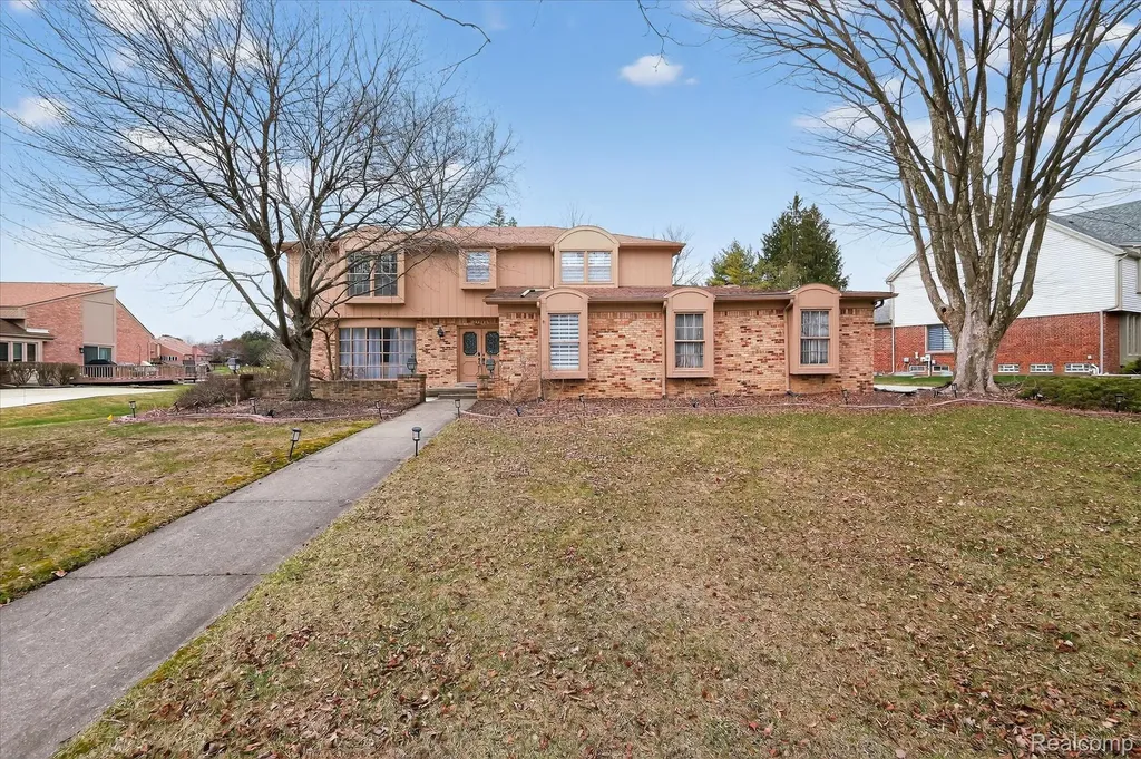 29801 Deer Run Farmington Hills City MI 48331
