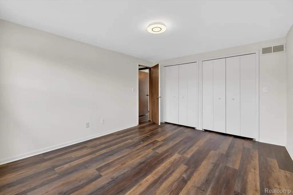 29801 Deer Run Farmington Hills City MI 48331