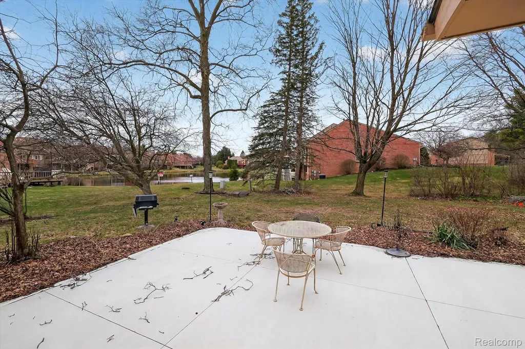 29801 Deer Run Farmington Hills City MI 48331