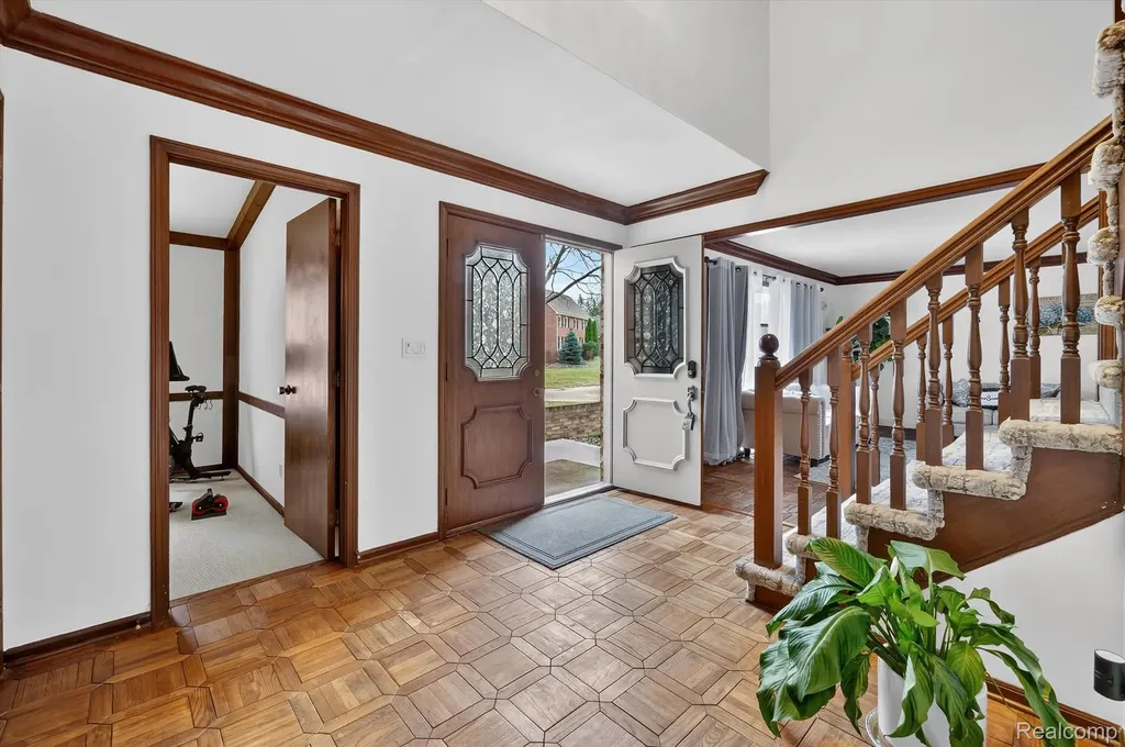 29801 Deer Run Farmington Hills City MI 48331