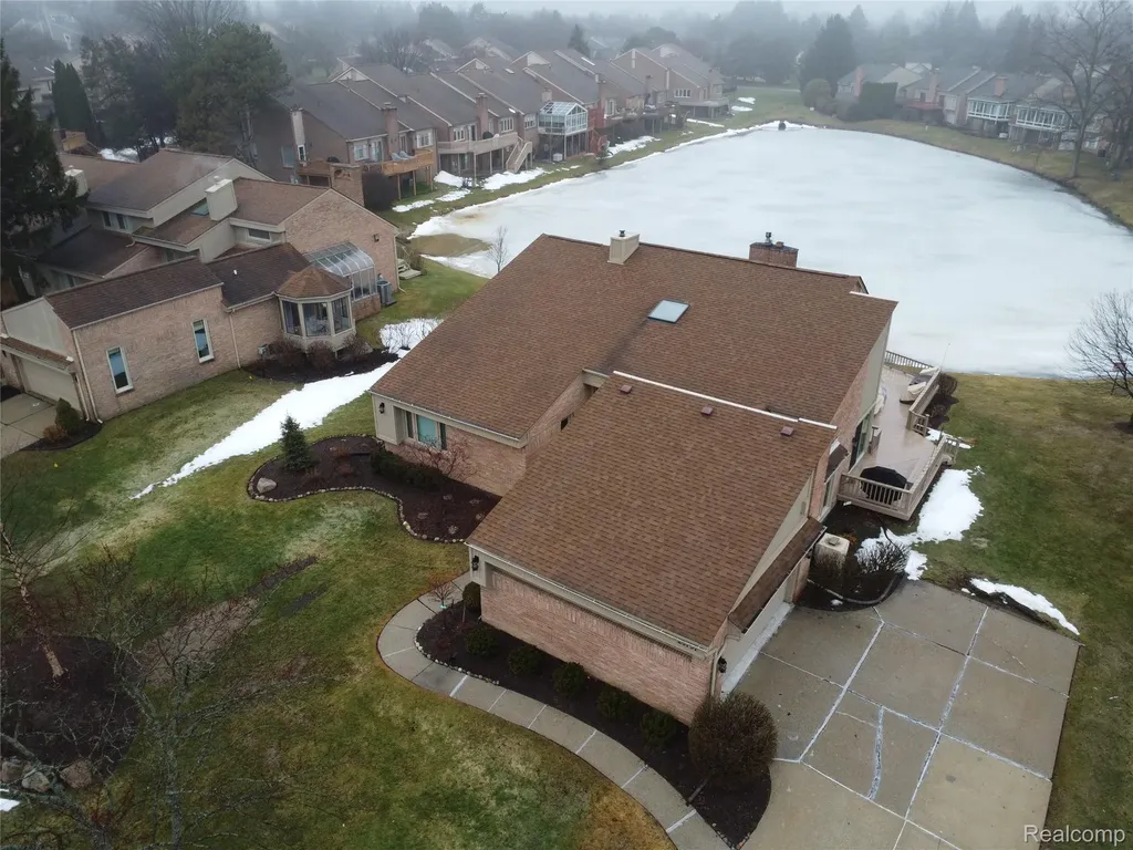 29801 Deer Run Farmington Hills City MI 48331