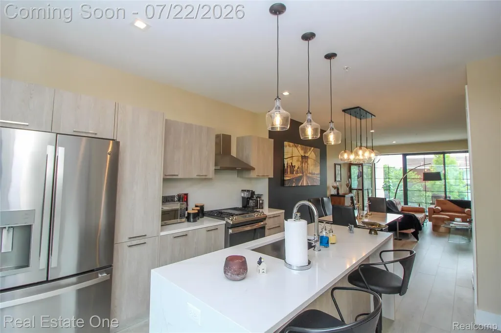 533 E Harrison Avenue Royal Oak City MI 48067