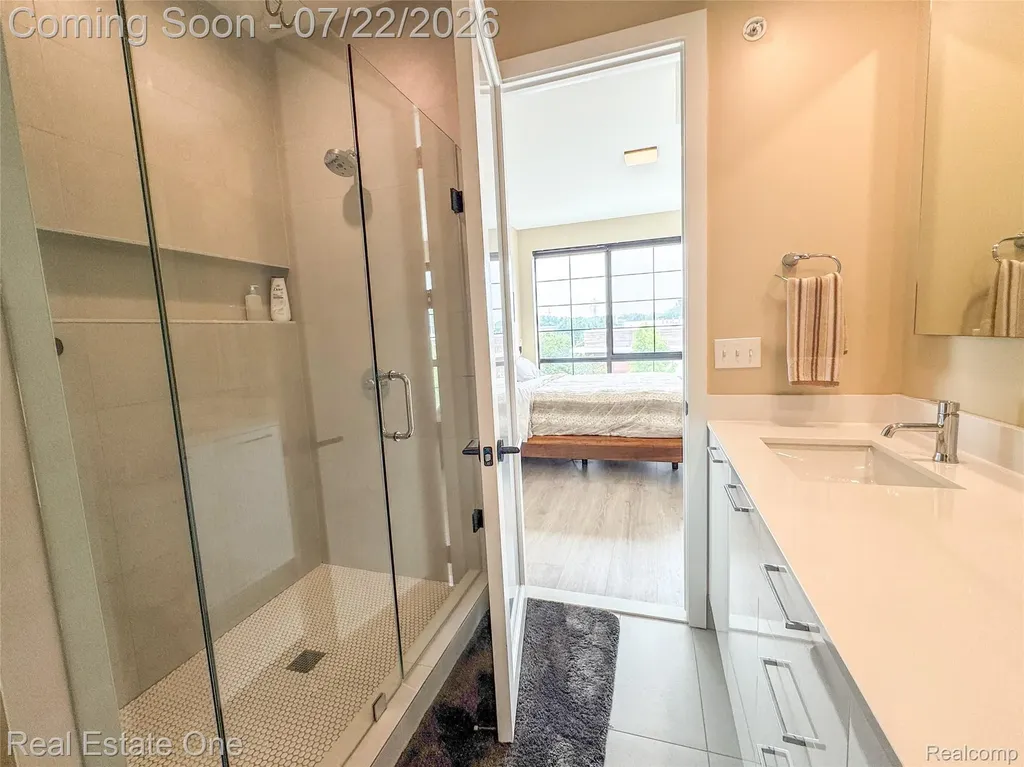 533 E Harrison Avenue Royal Oak City MI 48067