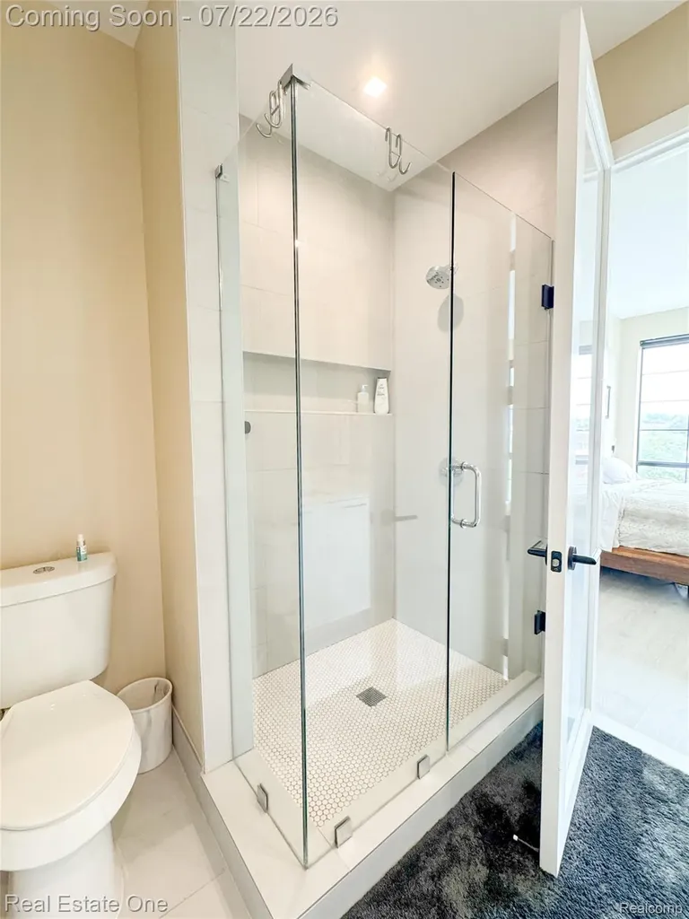 533 E Harrison Avenue Royal Oak City MI 48067