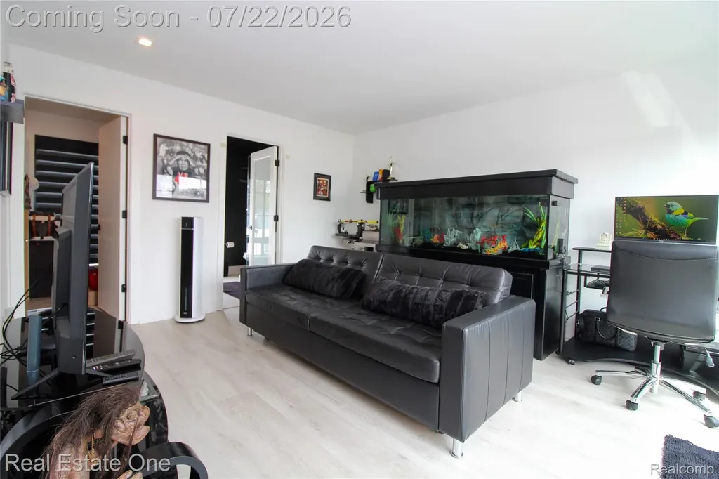 533 E Harrison Avenue Royal Oak City MI 48067