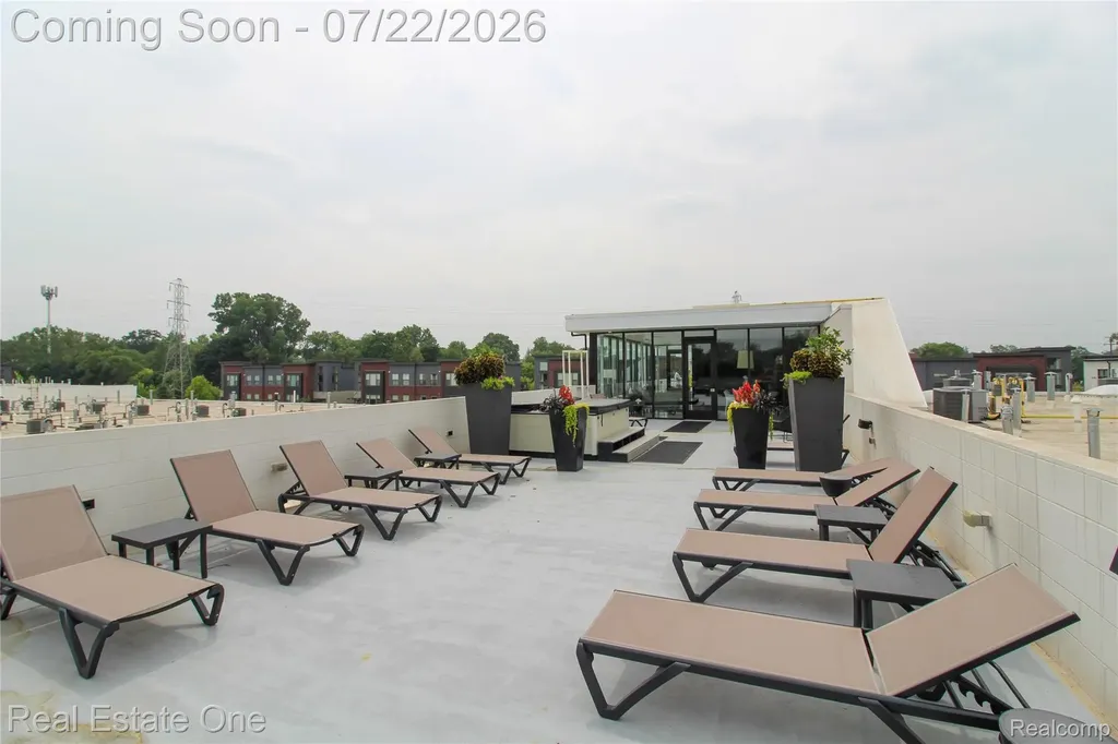 533 E Harrison Avenue Royal Oak City MI 48067
