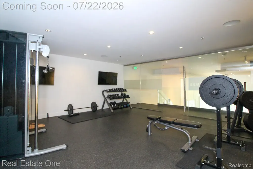 533 E Harrison Avenue Royal Oak City MI 48067