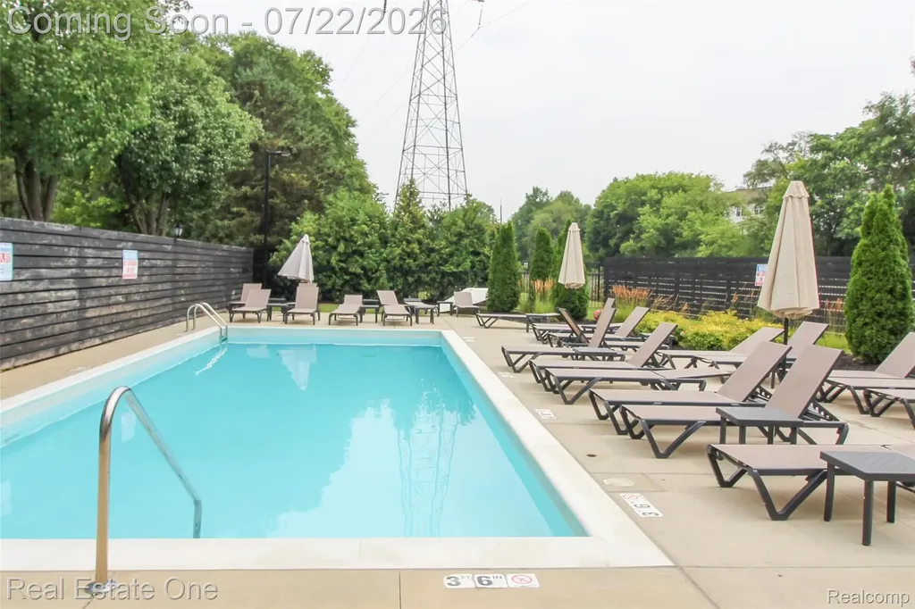 533 E Harrison Avenue Royal Oak City MI 48067