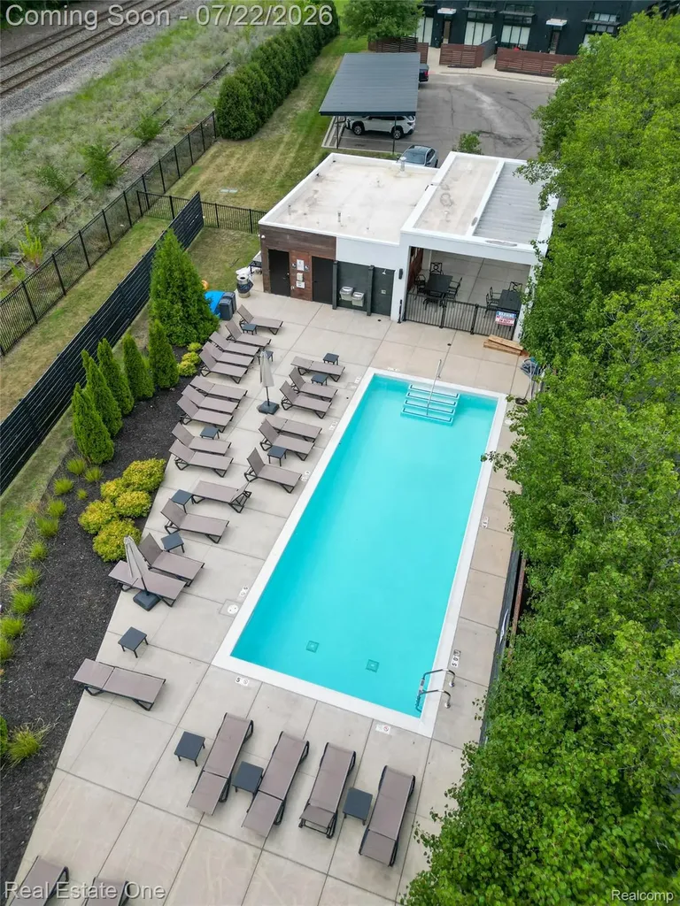 533 E Harrison Avenue Royal Oak City MI 48067
