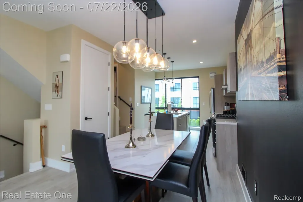 533 E Harrison Avenue Royal Oak City MI 48067