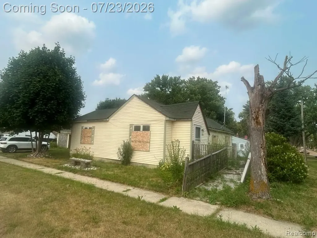 1373 Wells Street Burton City MI 48529