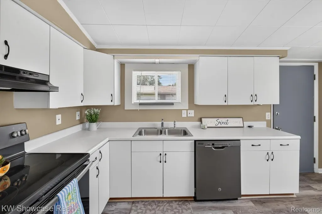 607 Mary Court Fenton City MI 48430