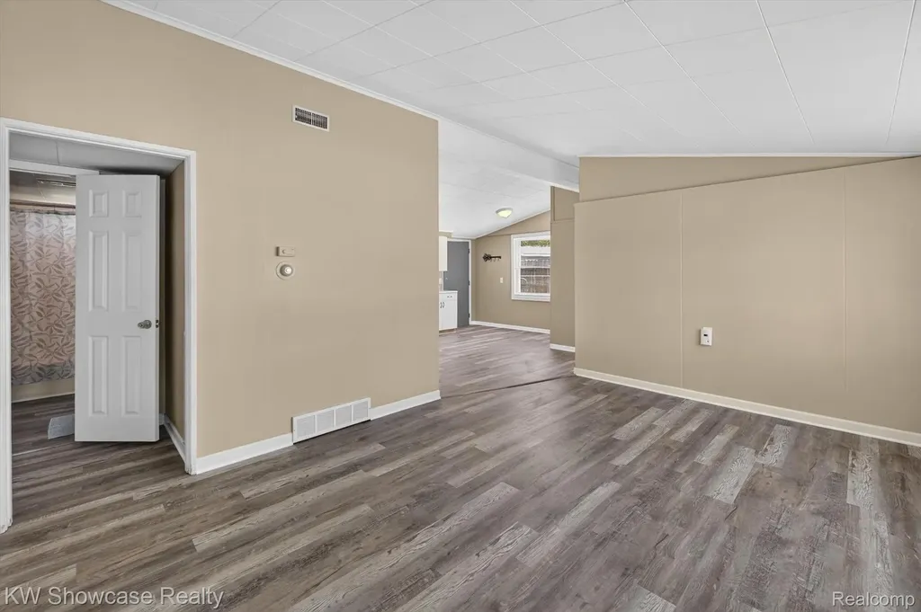 607 Mary Court Fenton City MI 48430