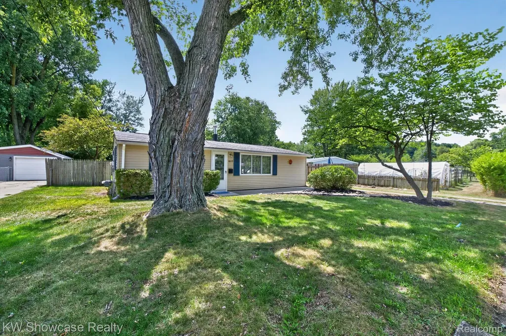 607 Mary Court Fenton City MI 48430