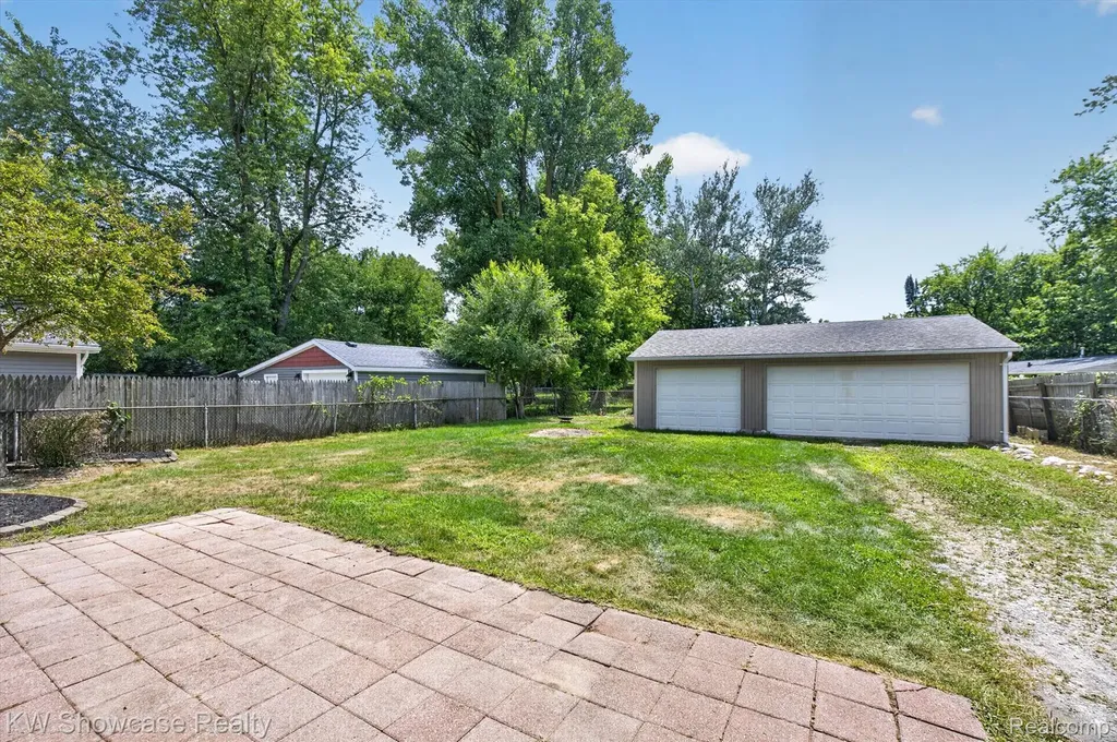 607 Mary Court Fenton City MI 48430