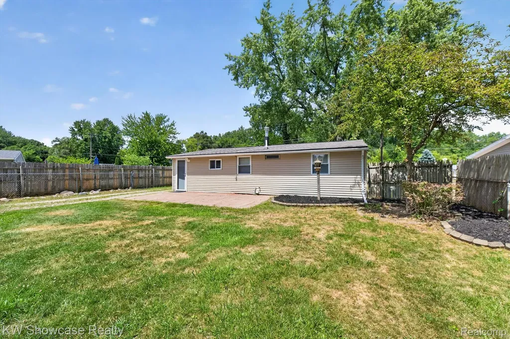 607 Mary Court Fenton City MI 48430
