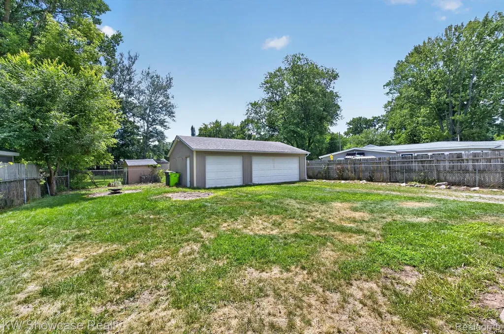 607 Mary Court Fenton City MI 48430