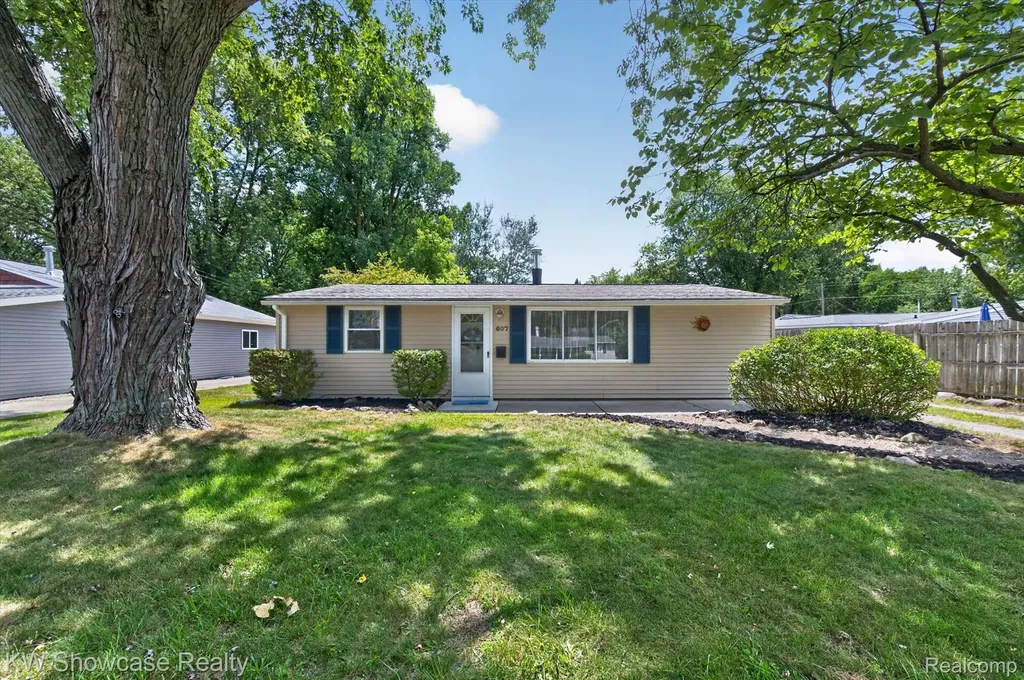 607 Mary Court Fenton City MI 48430