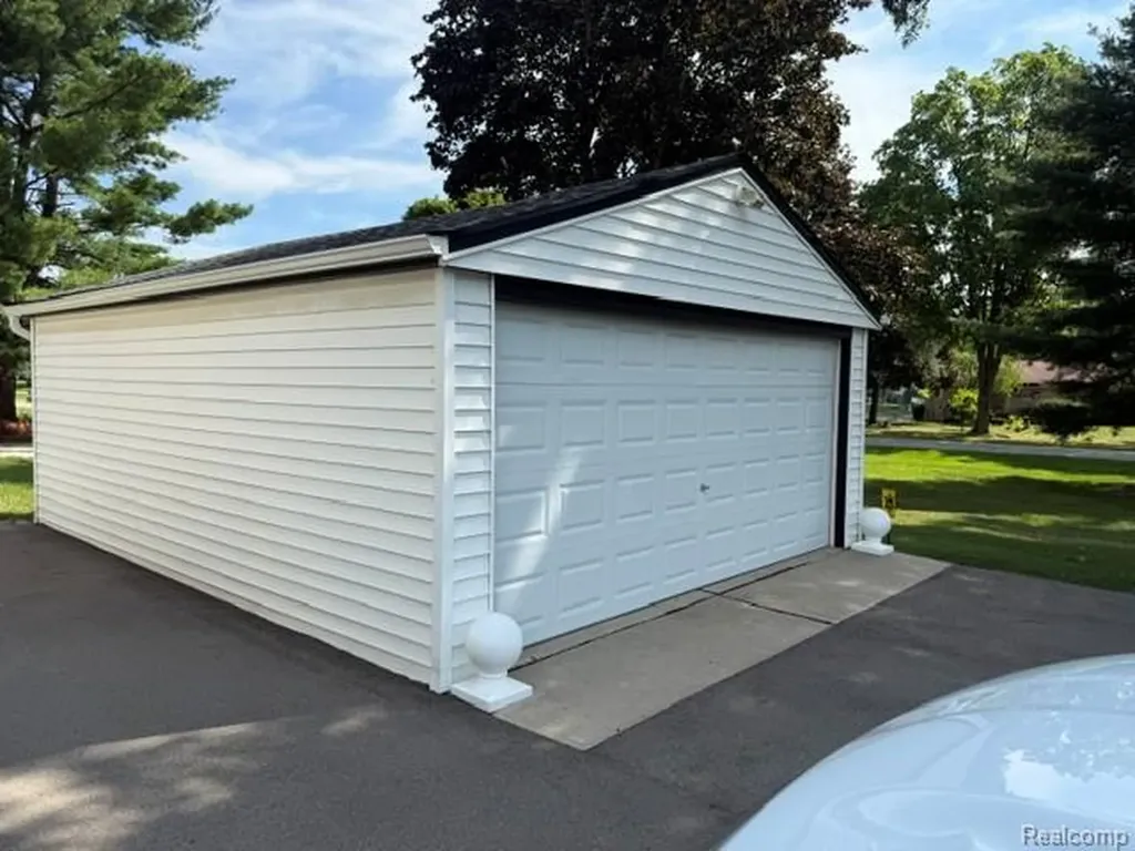2555 Judy Lane Shelby Charter Township MI 48316