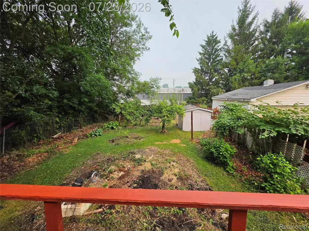 19 Gerdon Avenue Pontiac City MI 48342