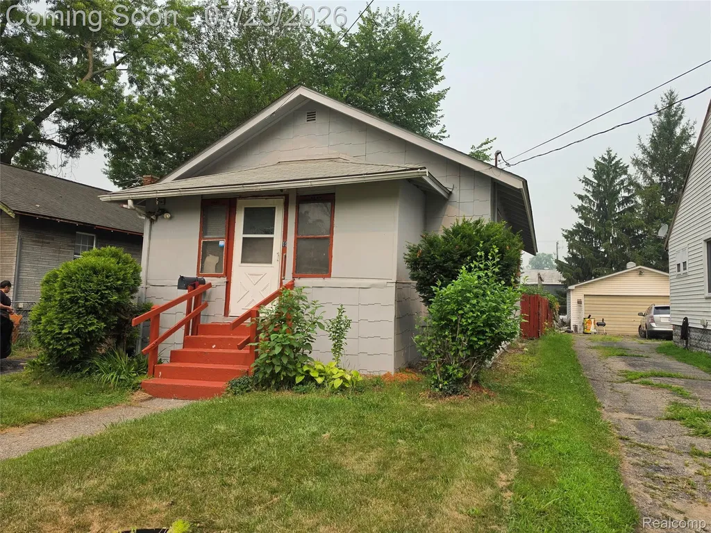 19 Gerdon Avenue Pontiac City MI 48342
