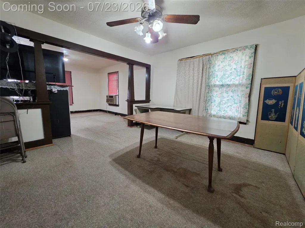 19 Gerdon Avenue Pontiac City MI 48342