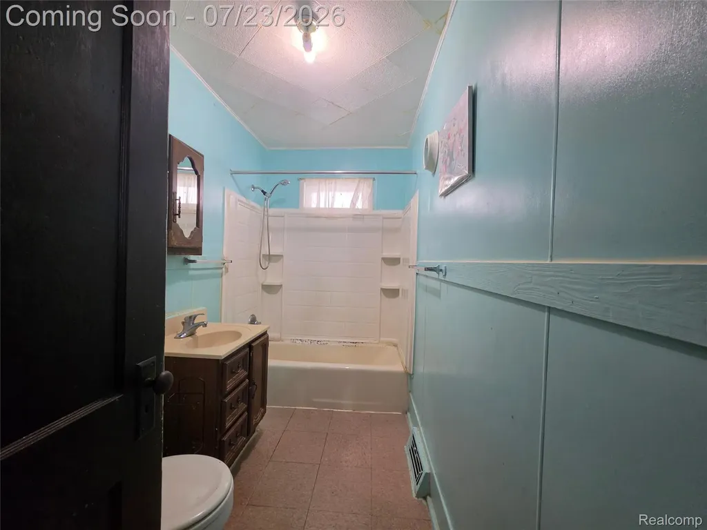 19 Gerdon Avenue Pontiac City MI 48342