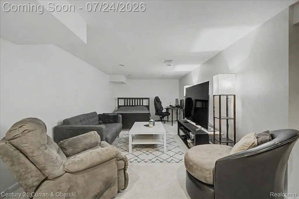 811 Nightingale Street Dearborn City MI 48128