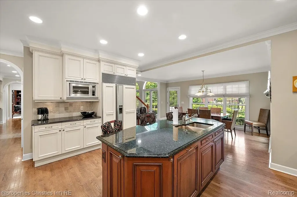 937 Mitchell Court Bloomfield Hills City MI 48304
