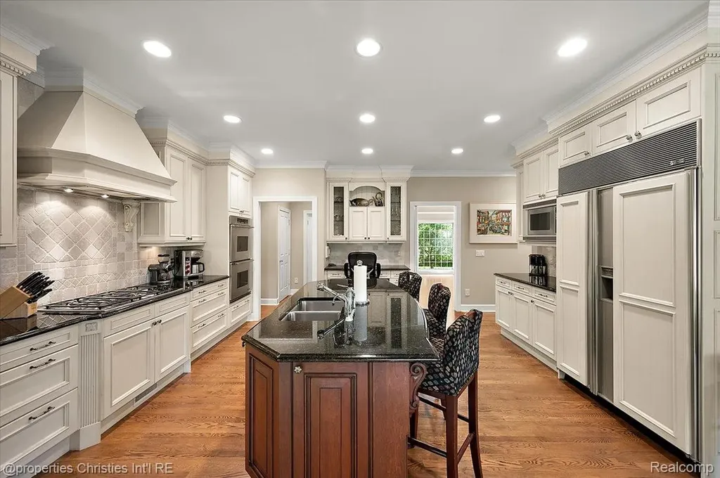 937 Mitchell Court Bloomfield Hills City MI 48304