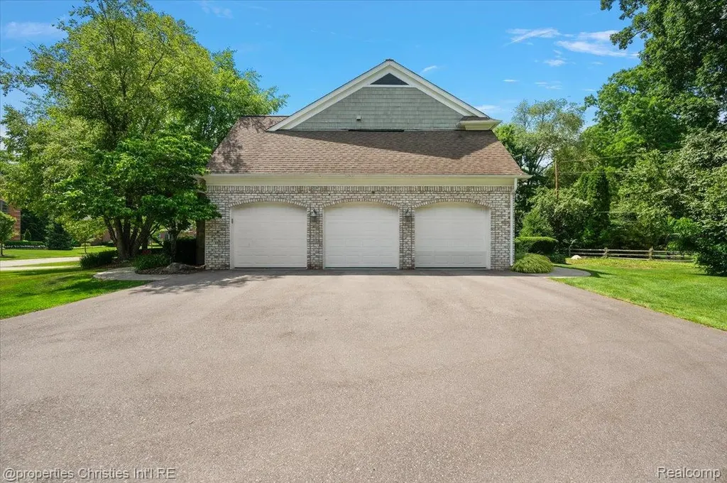 937 Mitchell Court Bloomfield Hills City MI 48304
