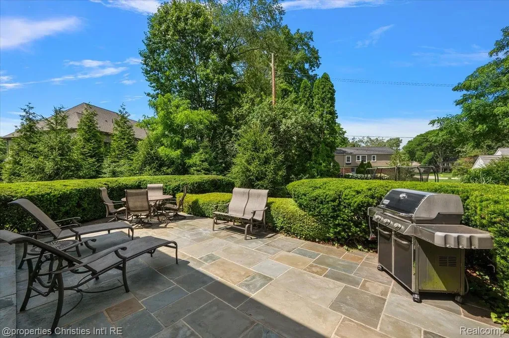 937 Mitchell Court Bloomfield Hills City MI 48304