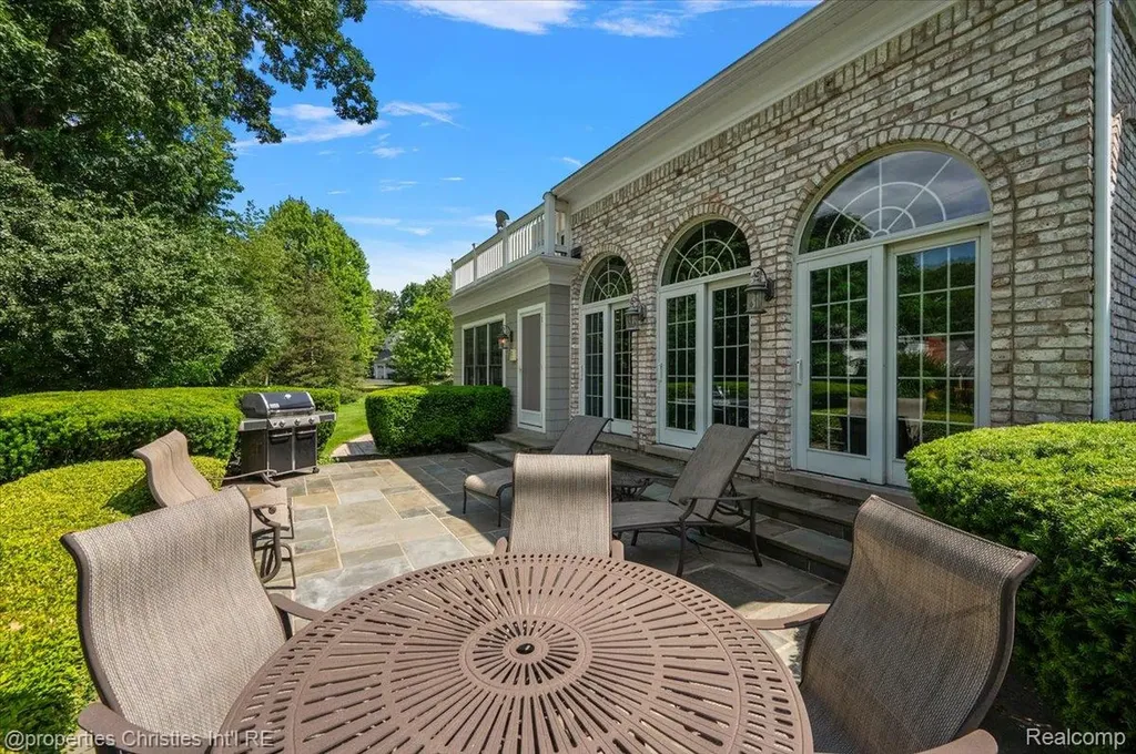 937 Mitchell Court Bloomfield Hills City MI 48304