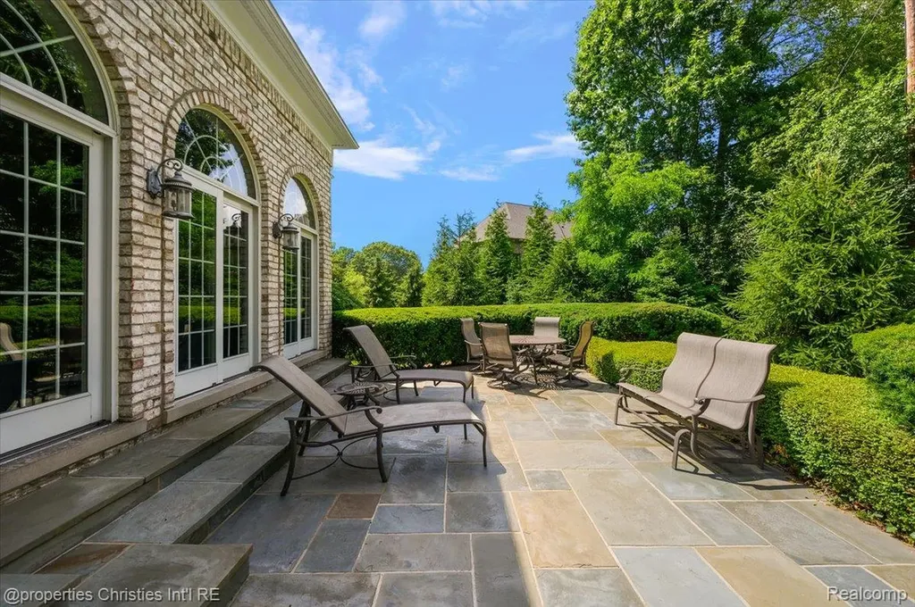 937 Mitchell Court Bloomfield Hills City MI 48304