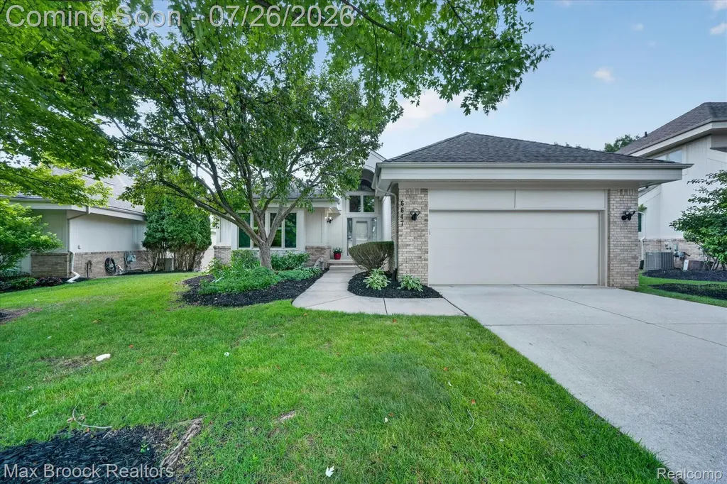 6647 Pleasant Lake Court West Bloomfield Charter Township MI 48322