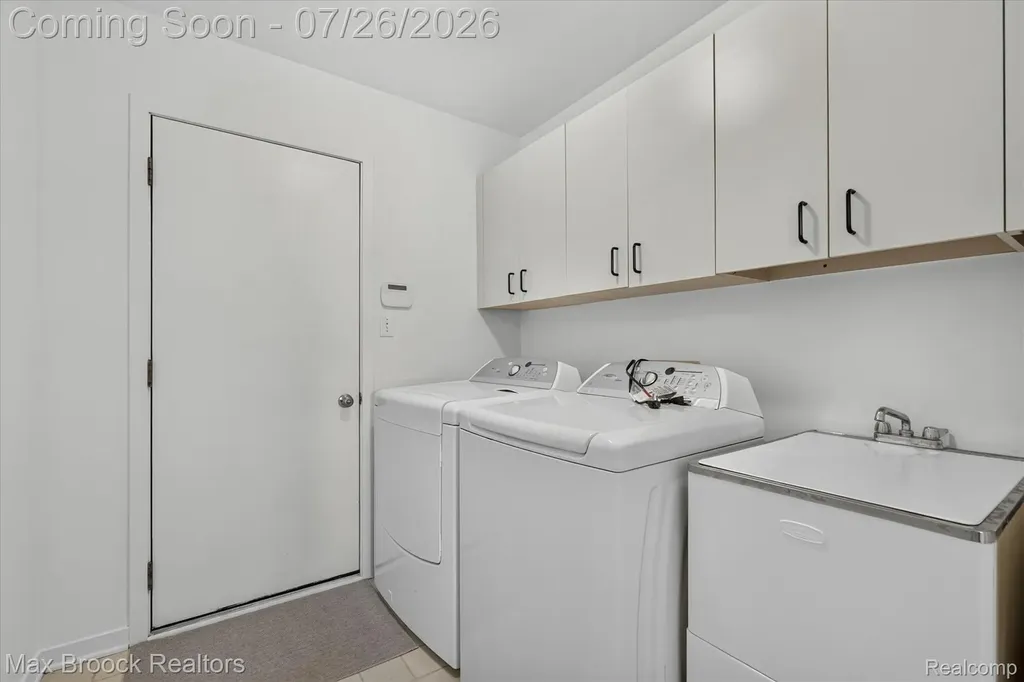 6647 Pleasant Lake Court West Bloomfield Charter Township MI 48322