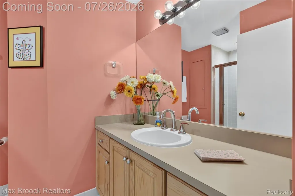 6647 Pleasant Lake Court West Bloomfield Charter Township MI 48322