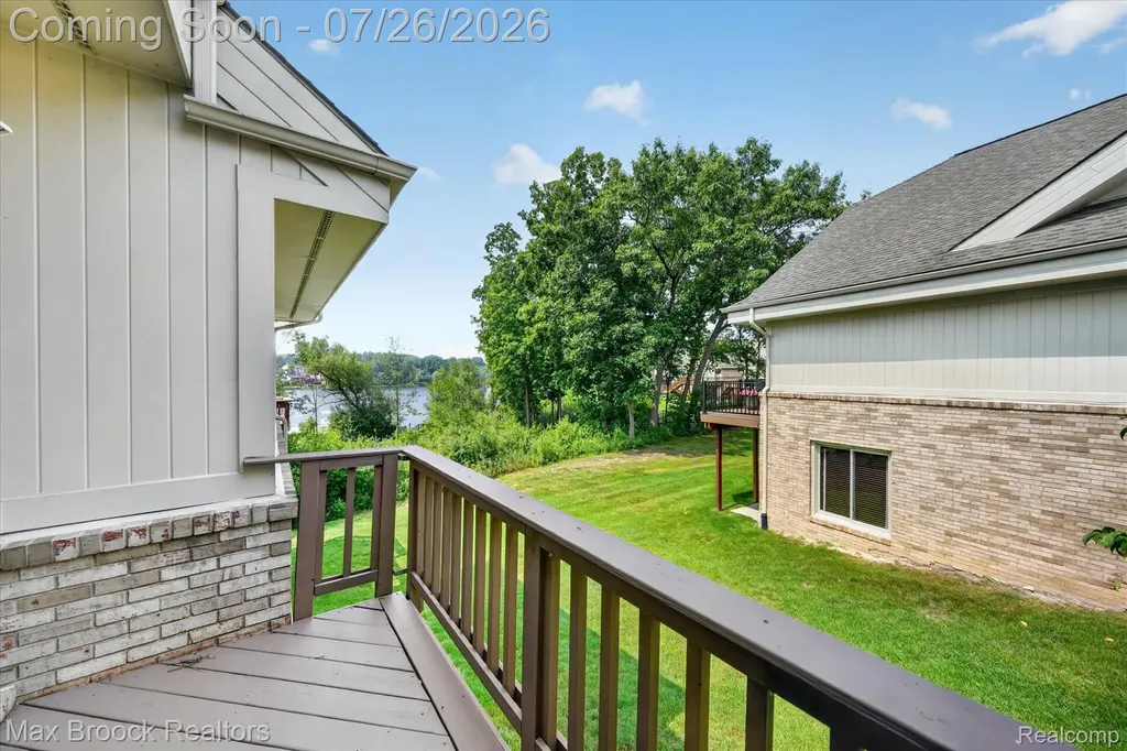 6647 Pleasant Lake Court West Bloomfield Charter Township MI 48322