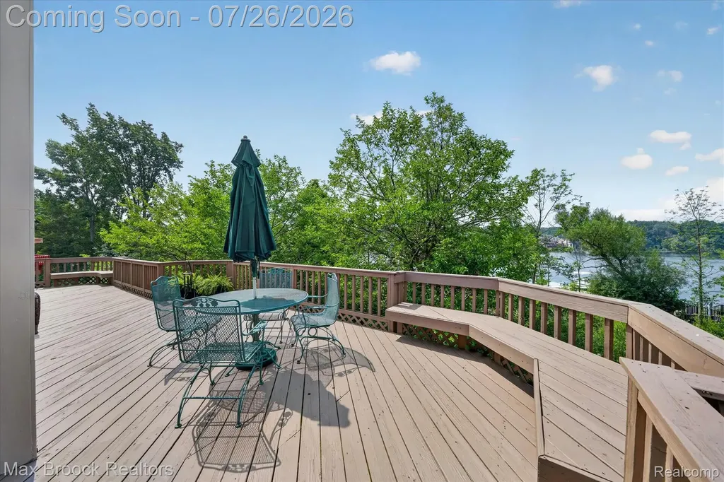 6647 Pleasant Lake Court West Bloomfield Charter Township MI 48322