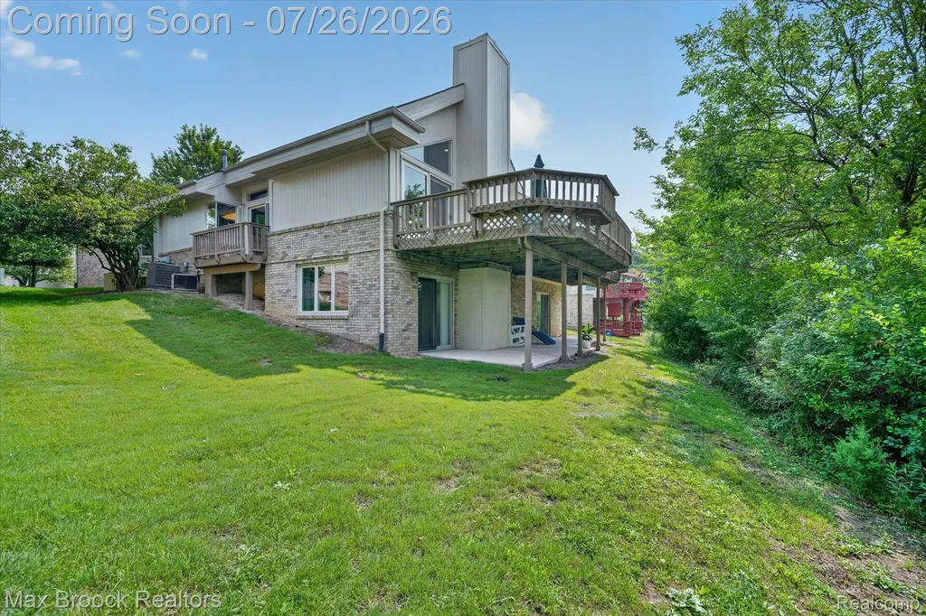 6647 Pleasant Lake Court West Bloomfield Charter Township MI 48322