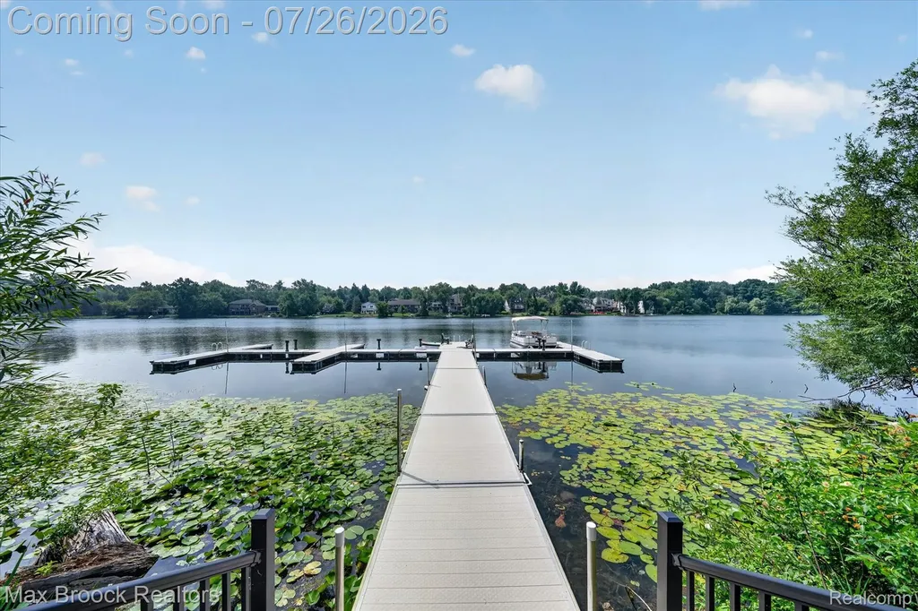 6647 Pleasant Lake Court West Bloomfield Charter Township MI 48322