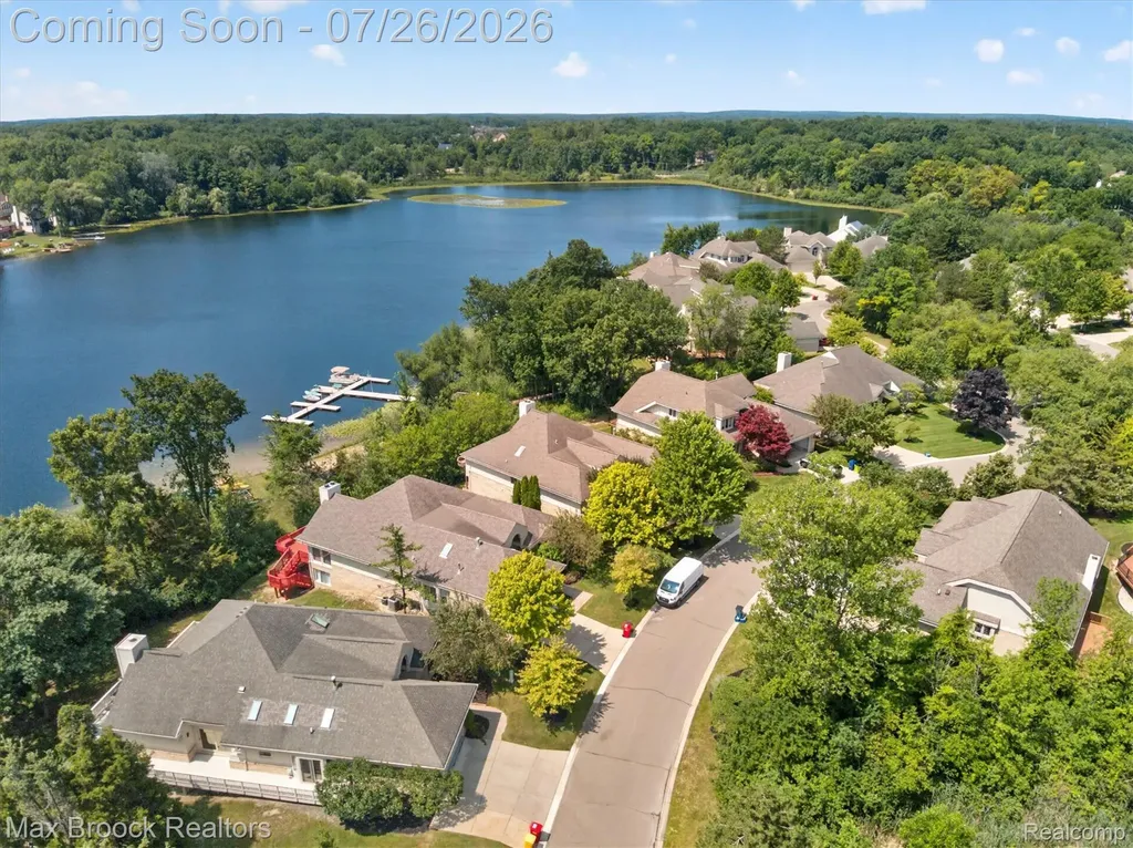 6647 Pleasant Lake Court West Bloomfield Charter Township MI 48322