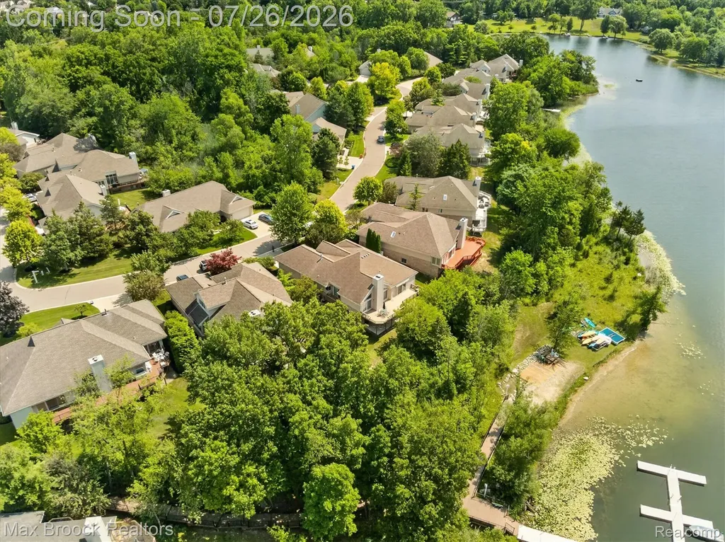 6647 Pleasant Lake Court West Bloomfield Charter Township MI 48322