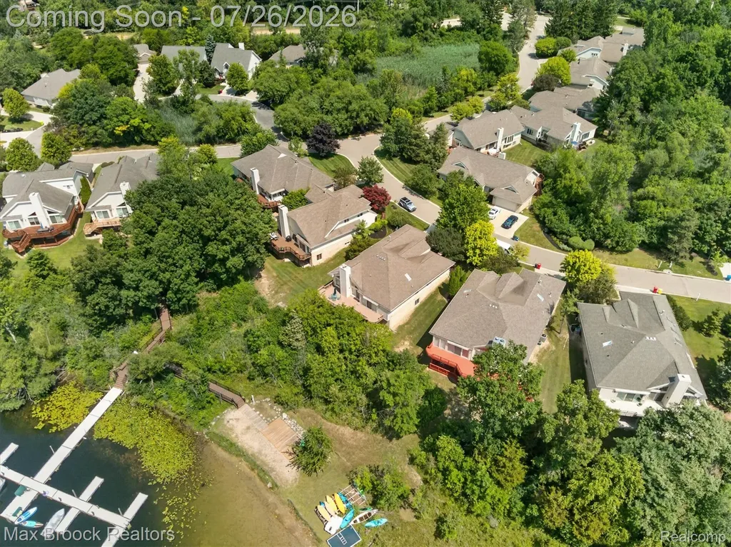 6647 Pleasant Lake Court West Bloomfield Charter Township MI 48322