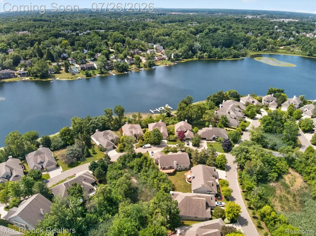 6647 Pleasant Lake Court West Bloomfield Charter Township MI 48322