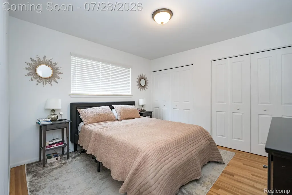 26731 Kelsey Drive Warren City MI 48091