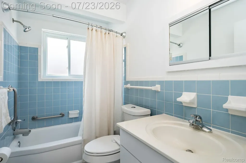 26731 Kelsey Drive Warren City MI 48091